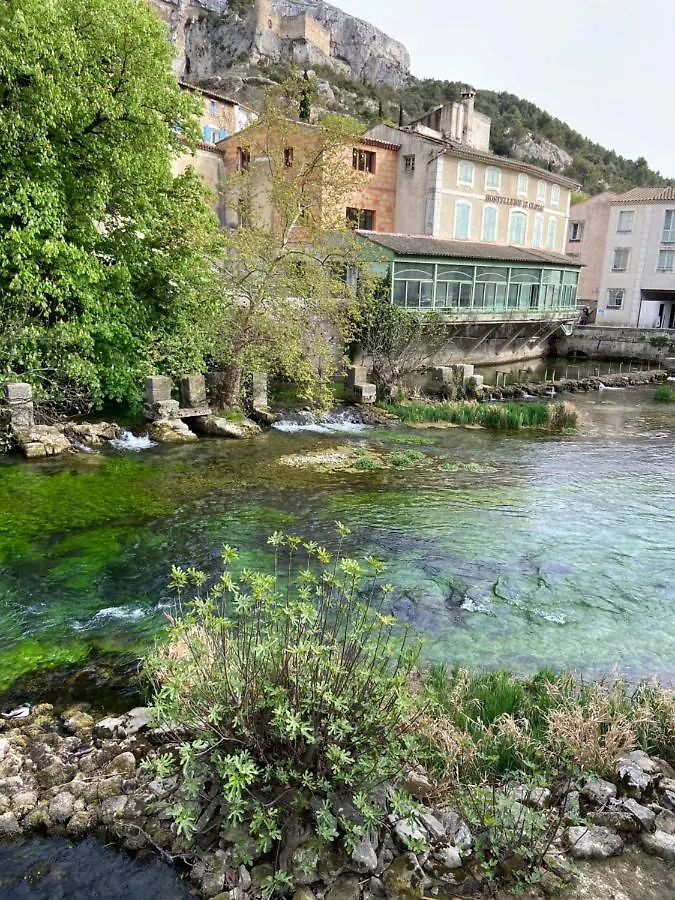 Chambre vue sur La Sorgue Fontaine-de-Vaucluse Séjour chez l'habitant