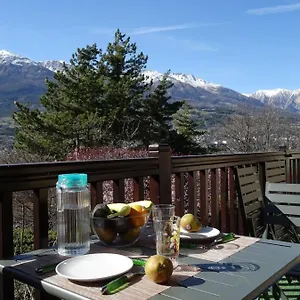 Les Vignes N°6 : Très Bel équipé Avec Vue Saint-Sauveur (Hautes-Alpes)